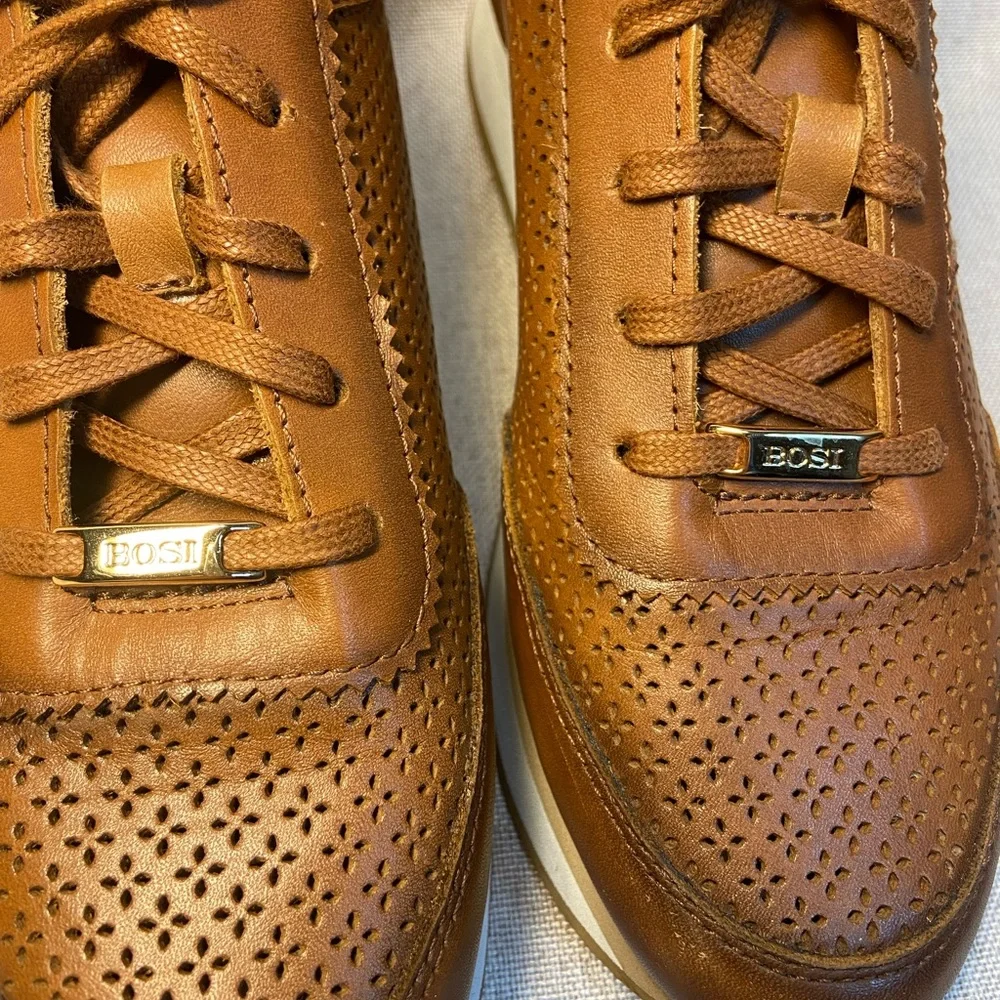 BOSI Women Leather Lace up Shoes. Size 38 US-8